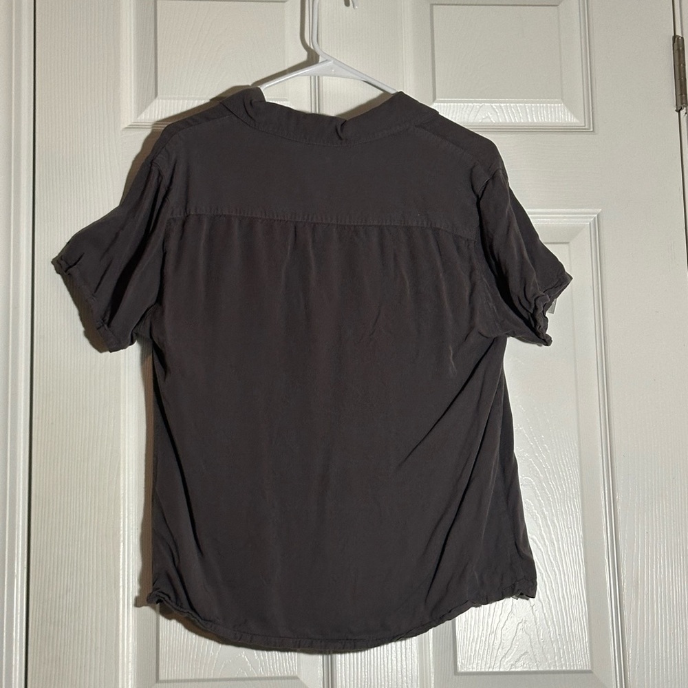 Button up - Picture 2 of 3